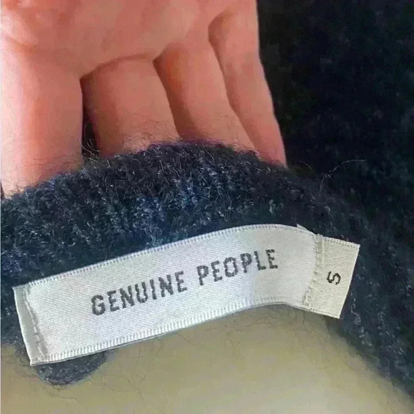Genuine People *NWOT* Sexy off the shoulder, tie mohair sweater, size small - Picture 7 of 8
